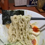 酒肴場 屯 - 全粒粉入りのツルパツ麺