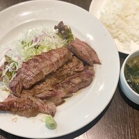 キャトルラパン - ステーキランチ300g
