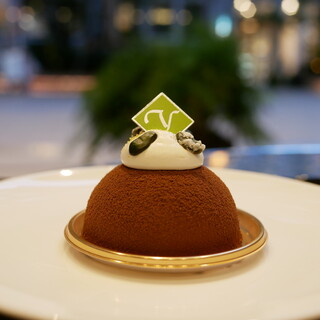 トシ・ヨロイヅカ 東京_1