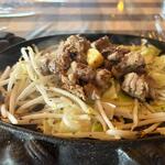 おやじのステーキ - 肉の量はｇ数で値段が変わりましたが私は１５０ｇにしてもらいました。