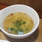 キッチン ブルー グローブ - 白菜玉子茸スープのアップ