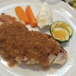 キッチン ブルー グローブ - 反対側から、XO醤と香味野菜のソースがタップリ！