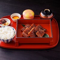 活うなぎ蒲焼き定食