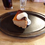 キッチンBOOZE - 栗のチーズケーキ