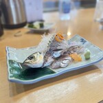 Ikesu Kaikou - 鯵のさしみ　　東京で食べる鯵と全然違うよ　