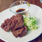 酒飯さわず - ビーフハラミの炙りステーキ わさび醤油 550円