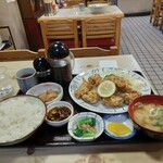 Mangetsu Shokudou - 豪華絢爛…鶏のからあげ定食(御飯大盛+50円)