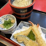 本格手打うどん おか泉 - 