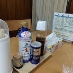 あさひや食堂 - 料理写真:テーブル席上の調味料他達