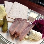 清加和 - 冷製牛タン塩漬けとチーズ盛り