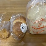 Pampukin - 食パンは伯爵という名前　モーモーちゃんともちもちきなこドーナツ