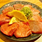 (卸)精肉店直送 たれ焼肉と※ - 