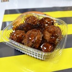 551蓬莱 - 甘酢肉団子10個入り380円