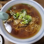 Yuuraku - ラーメン　825円