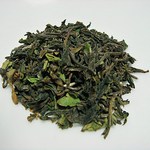 紅茶舗サウザンドリーフ - ｻﾝｸﾞﾏ茶園　2013　SFTGFOP1　DJ4　茶葉ですｗ　きれいな色ですｗ