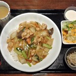 麺飯食堂 中華 いがらし - 料理写真:五目うま煮飯（大盛）