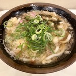 松屋 - 油かすうどん（490円）・ネギトッピング（10円）