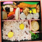 崎陽軒 - お赤飯弁当　1050円