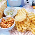 ポンポン キッチン&カフェ - 小さな小鉢の、このもやしのが
めちゃくちゃ美味しかっ⤴︎⤴︎