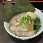 中華そば 弥栄 - 特製琥珀塩ラーメン