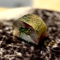 鮨shizuku 西天満 - ⑩鯖（豊後水道）～分厚い身を昆布締めにして