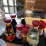 谷川米穀店 - 机の上　調味料