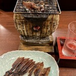 どぜう・四季料理 やぶや - 自分で炙るの楽し〜い！冷酒がすぐなくなる^^;