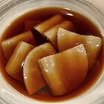 どぜう・四季料理 やぶや - つゆに浸した黒はんぺんを七輪で炙るわけです。