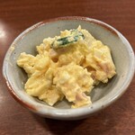 どぜう・四季料理 やぶや - お通しのたまごサラダからしてめっちゃ美味い。