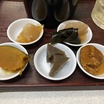 ゆたか食堂 - 2023.11.2 小鉢盛りでスタート。