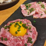 ホルモン焼肉 富や - 