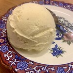 神戸焼肉かんてき - スジャータ系バニラビーンズアイスクリームは口直しにピッタリ
