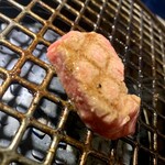 神戸焼肉かんてき - カイノミは厚みがあり噛むとウマウマ肉ジュースが口に溢れます