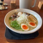 麺らいけん - 特製らぁ麺大盛1320円
      くずれ味玉子50円