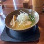 麺らいけん - 純塩らぁ麺880円
      味玉子120円