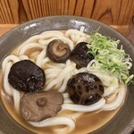 牧のうどん - 青ネギを投入