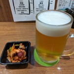 居酒屋 環 - お通しと生ビール。