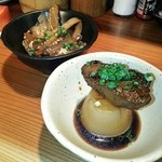 Yakitori Kazoku - お通しのブリ大根とゴボウの煮物