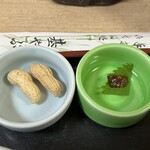 基やぶ - 箸休めの そば味噌とピーナッツ