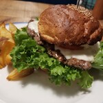 CHILLAX BURGERS&WINE - スマッシュバーガー