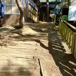 松茸山 丸光園 - 山道の階段みたいです　byまみこまみこ