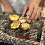 樋山 - 傘の部分の焼き松茸。松露もたっぷり。