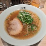 江南 - 醤油ラーメン。