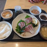 Sougyou Nihyaku Sanjuu Nen Shokudou - 天然シマアジ極上刺身定食