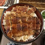 うなぎ屋　たむろ 本丸 - 食欲をそそる見た目…