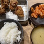 大衆から揚げ酒場 まりお - 激安唐揚げ定食500円