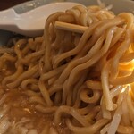 麺将軍 王騎 - シン・王騎らーめん　麺アップ