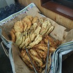 手打うどん 松岡 - 藤原屋の天ぷら達。