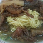 味見亭 - 麺は細めのストレート麺。