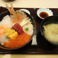 函館うに むらかみ 日本生命札幌ビル店 - おまかせ海鮮丼